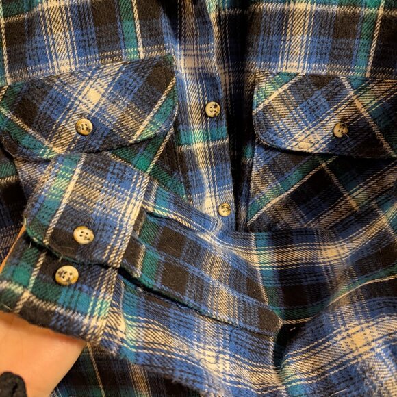 90s Vintage Mens Teal and Blue Plaid Croft & Barrow Shirt Size Medium - Picture 2 of 4